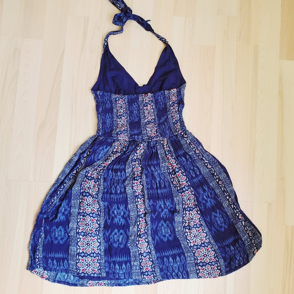 Hollister | Halter Print Midi Dress - Picture 6 of 8